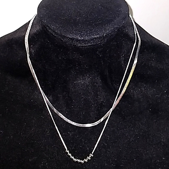 Pretty Necklace 📿 - Picture 1 of 8